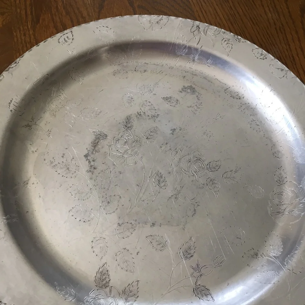 BARRICINI FLORAL & LEAF ETCHED W/SCALLOP EDGE  ROUND TRAY CIRCA 1950 …